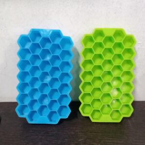 silicone-ice-cube-tray-37-honeycomb-cubes-chillpour