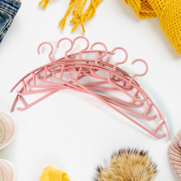 Plastic Cloth Hangers ? Set of 6 Durable Non-Slip Wardrobe Organizers